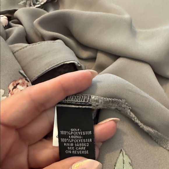 Torrid Georgette Swing Cami with Tie Back Gray Floral Blouse Top 0X - Picture 4 of 4